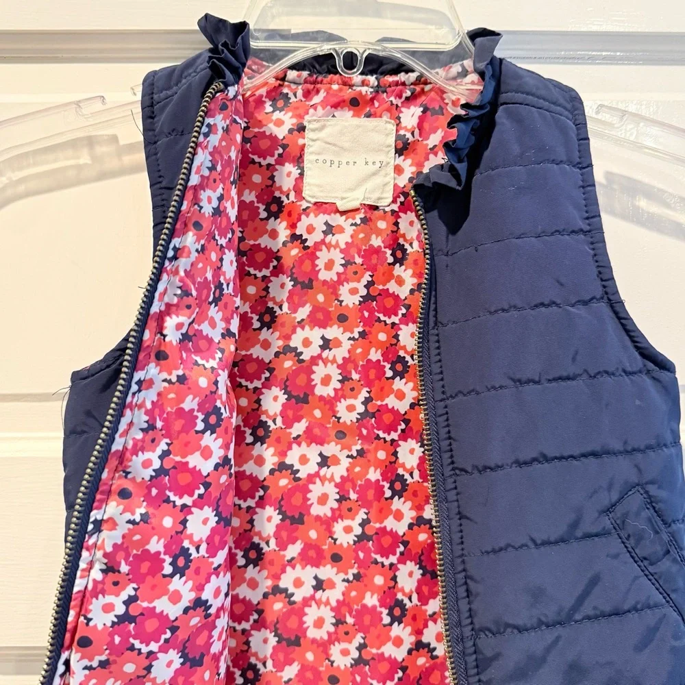 Copper Key Full‎ Zip Ruffled Quilted Vest Navy Blue with Red Lining Girls 2 / 3